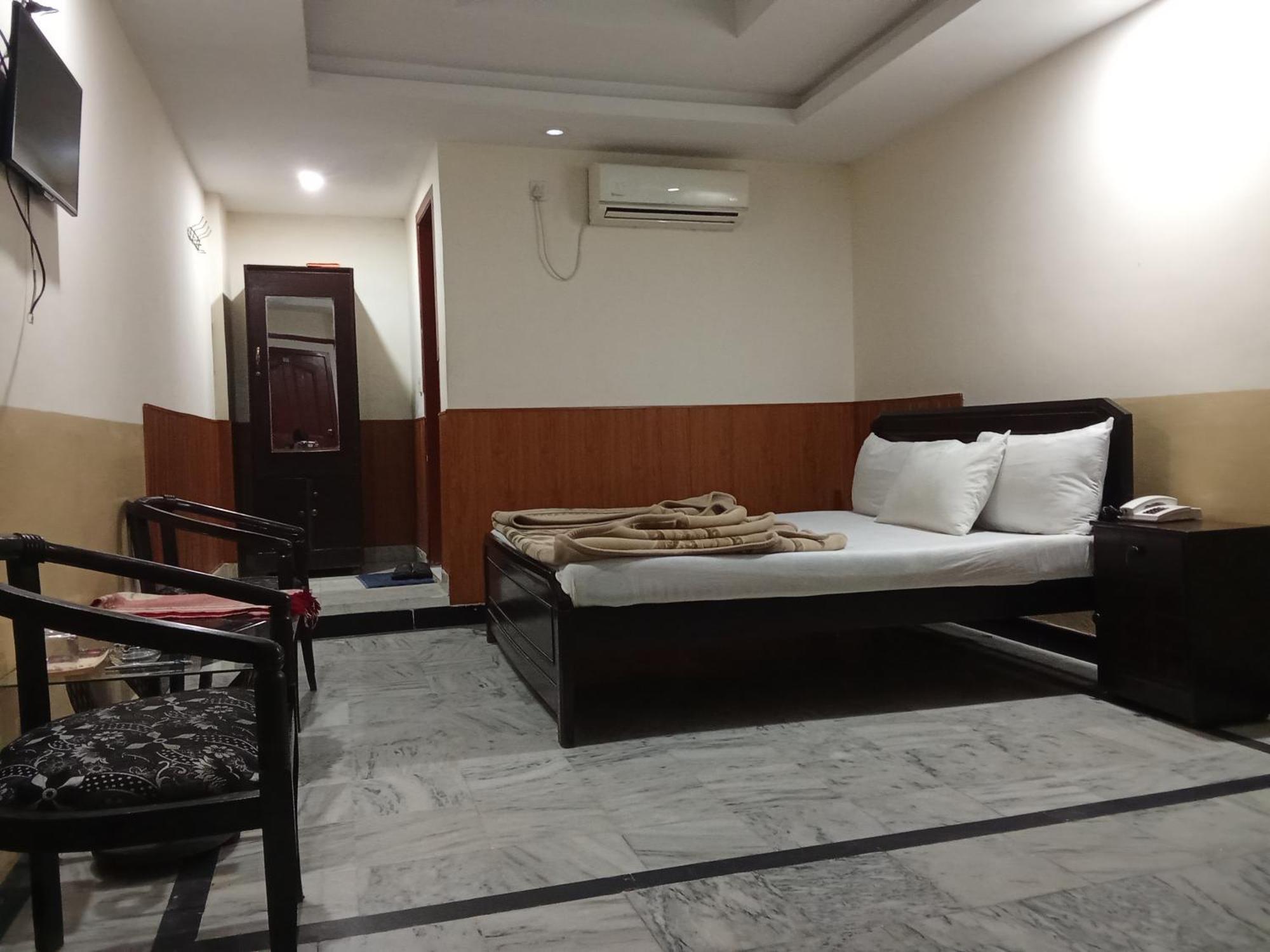 Hotel Khursheed Palace Равалпинди Экстерьер фото